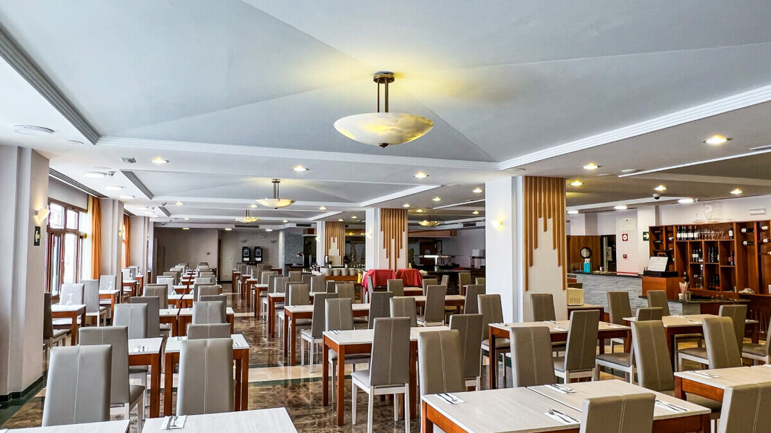 Perla Marina Hotel & Apartamentos